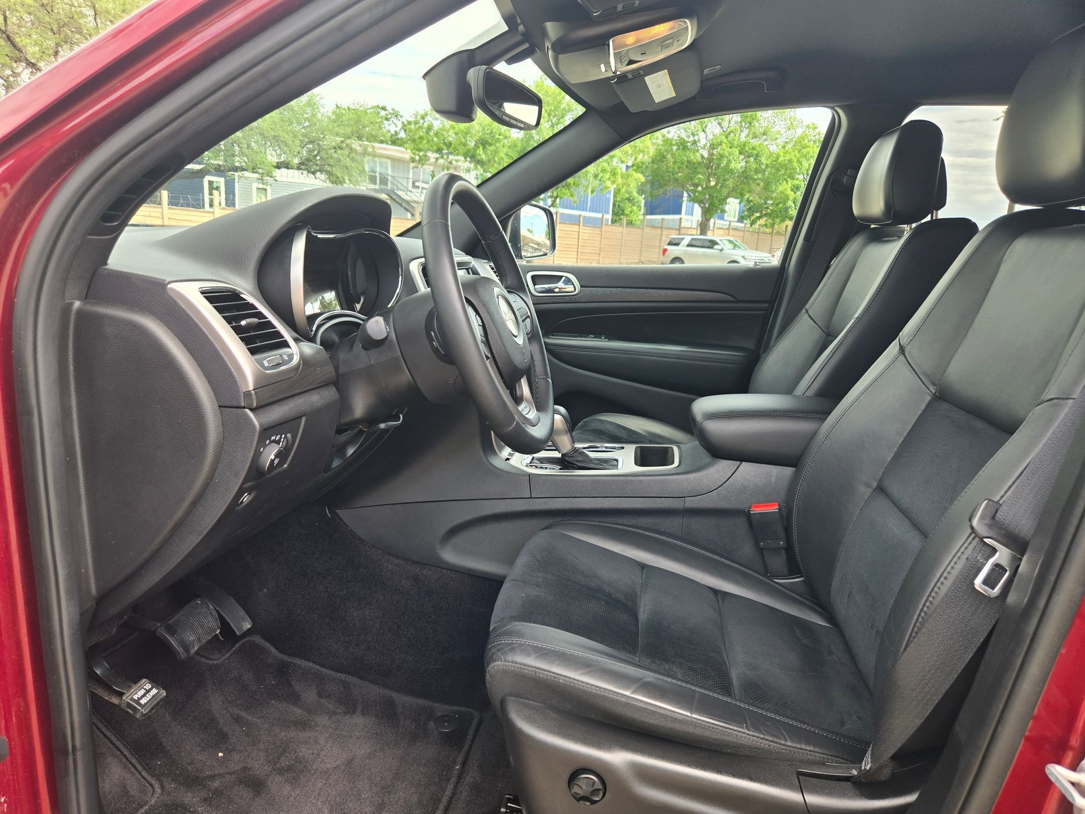 Used 2018 Jeep Grand Cherokee Altitude image 9