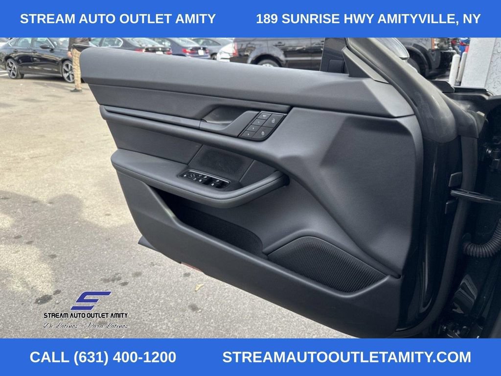 Used 2023 Porsche Taycan 4S AWD/4WD image 40