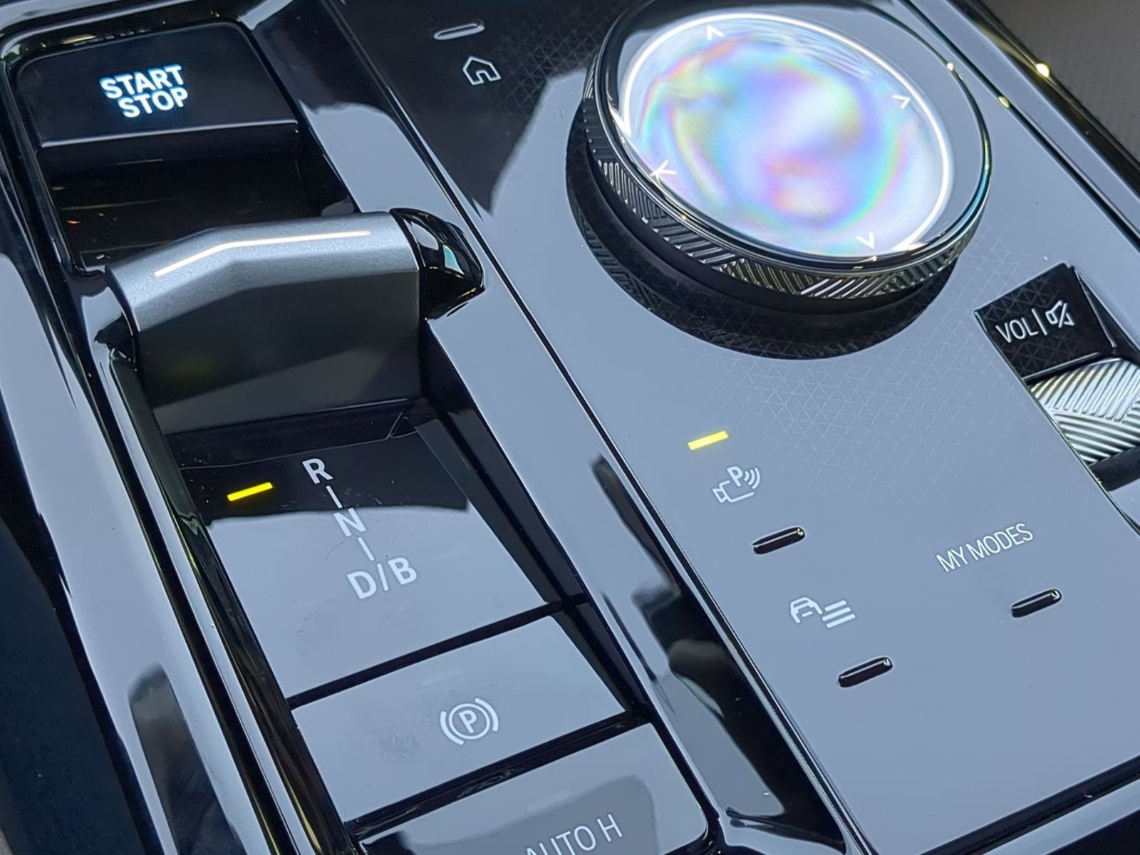 Certified 2025 BMW i5 eDrive40i w/ Premium Package image 23