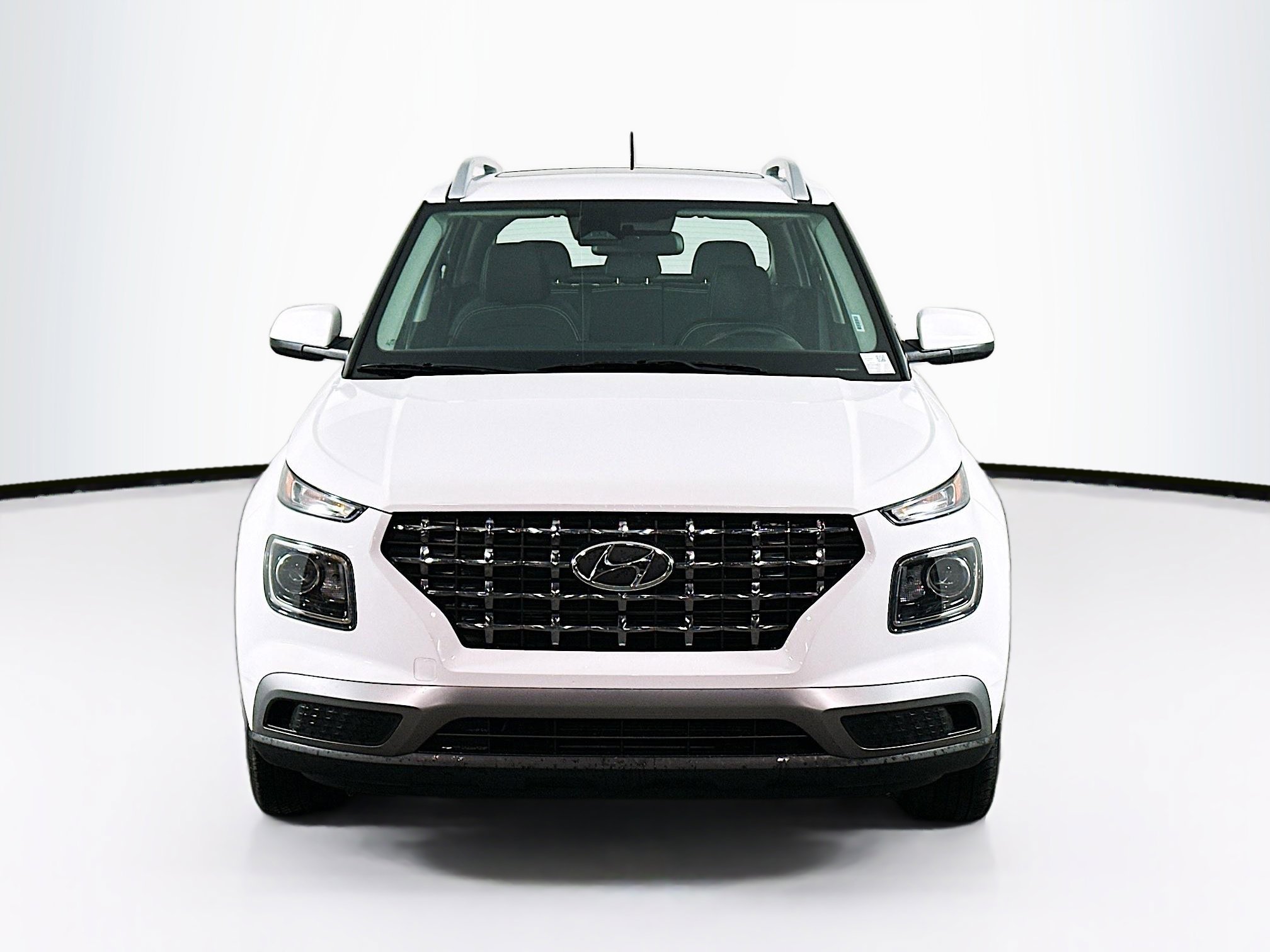 Used 2024 Hyundai Venue SEL image 2