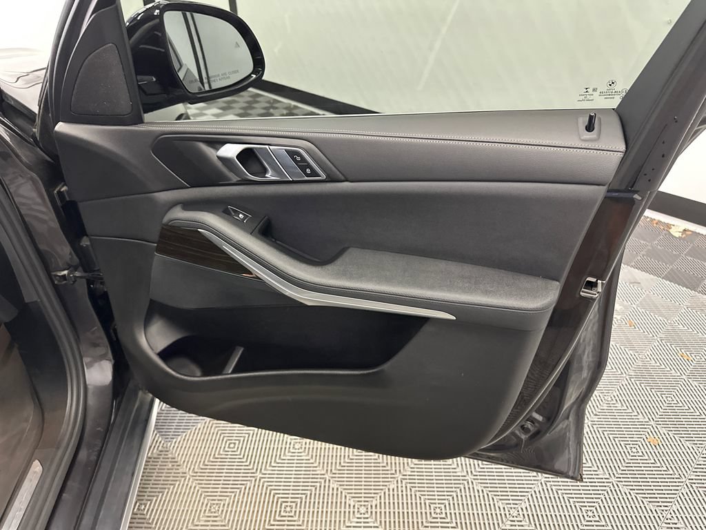 Used 2019 BMW X5 xDrive40i w/ Premium Package 2 AWD/4WD image 16