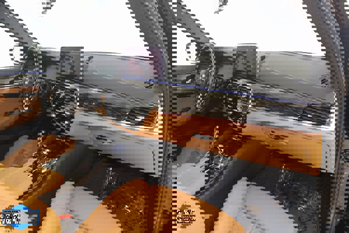 Used 2022 BMW 540i xDrive w/ M Sport Package image 48