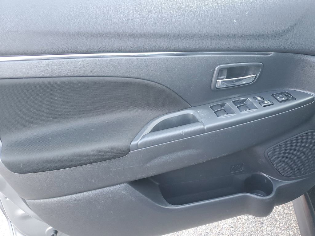 Used 2023 Mitsubishi Outlander Sport SE image 20