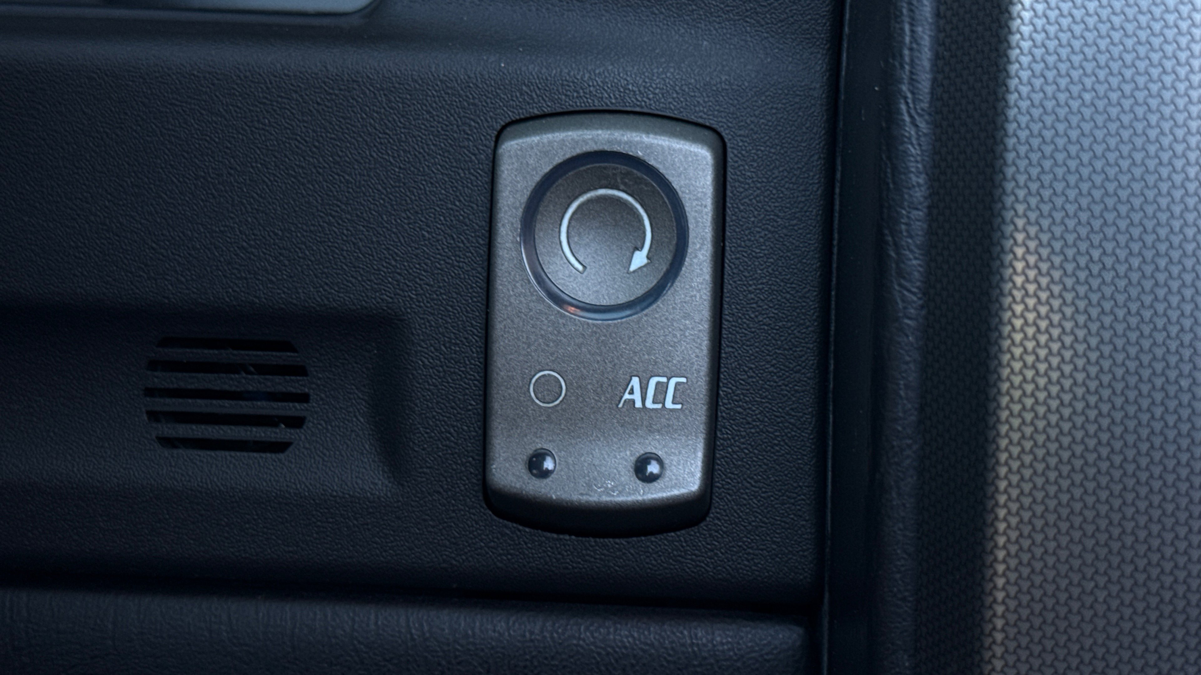 Used 2004 Cadillac XLR image 82