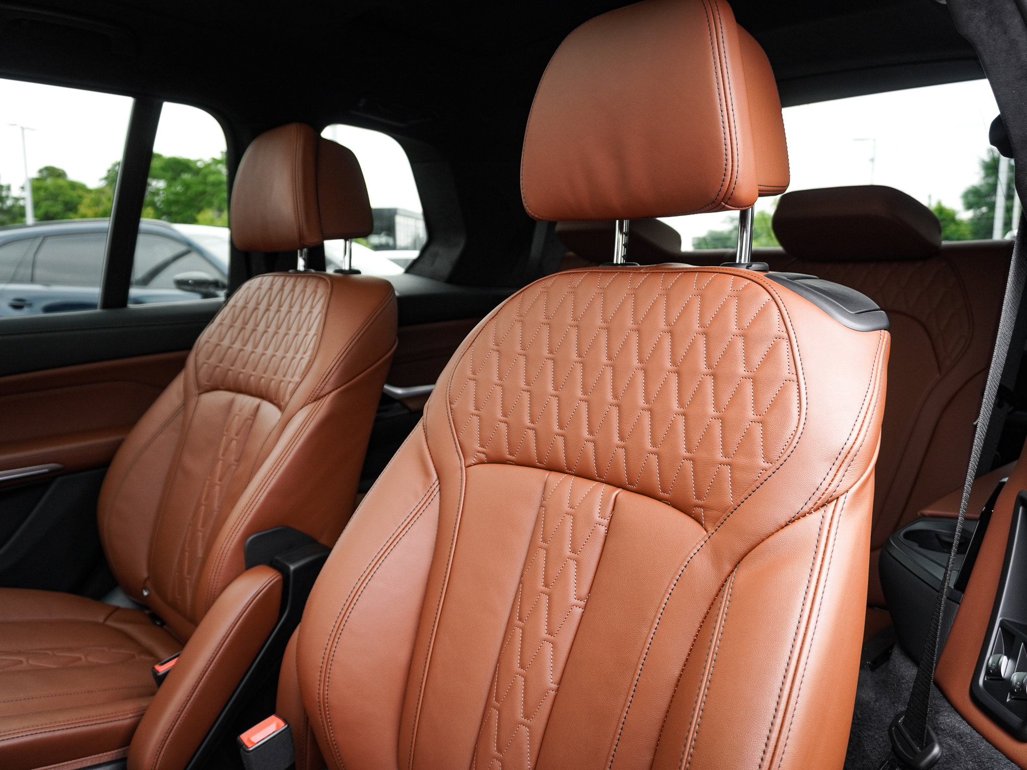 Used 2026 BMW X7 M60i w/ Executive Package AWD/4WD image 33