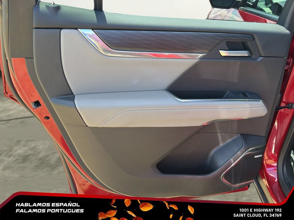 Certified 2026 GMC Acadia Elevation w/ Elevation Premium Package FWD image 25