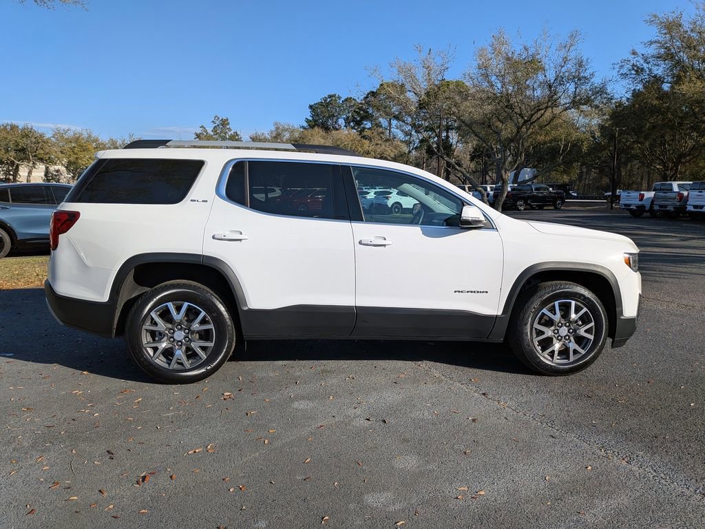 Used 2023 GMC Acadia SLE w/ Driver Convenience Package image 3