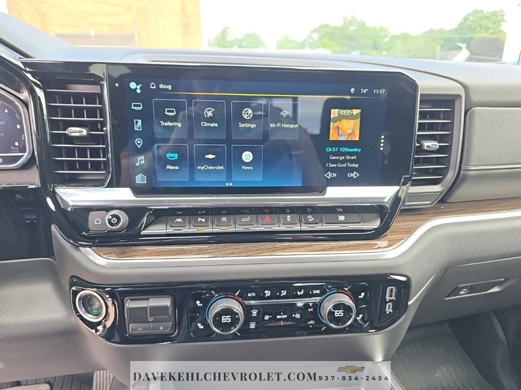 Used 2025 Chevrolet Silverado 1500 LT Trail Boss w/ LT Trail Boss Premium Package AWD/4WD image 18