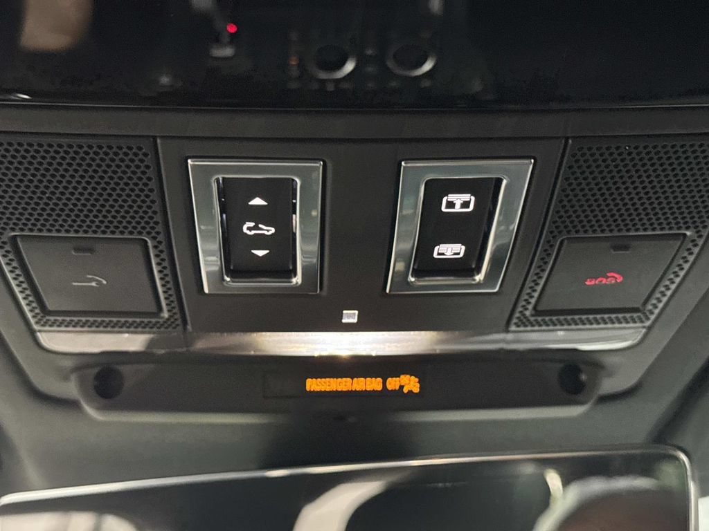 New 2026 Land Rover Defender 110 X-Dynamic SE AWD/4WD image 23