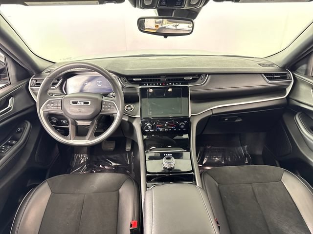 Used 2023 Jeep Grand Cherokee Altitude AWD/4WD image 28