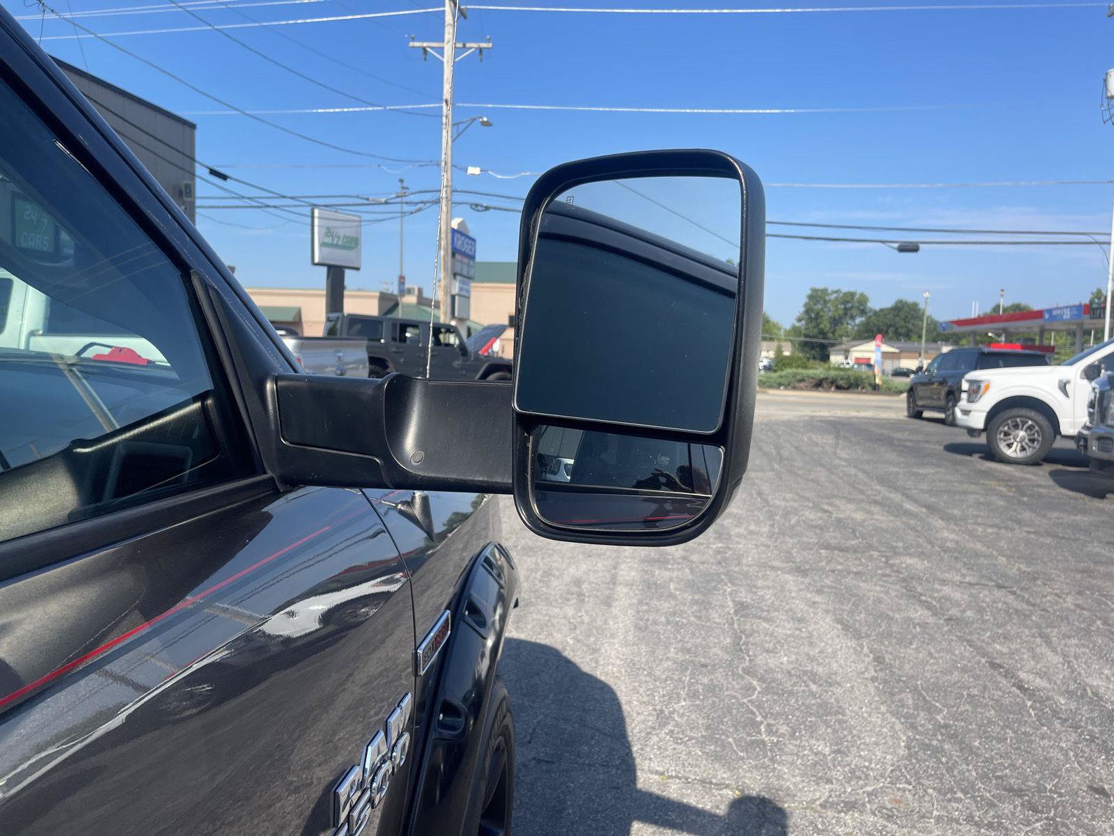 Used 2015 RAM 1500 ST AWD/4WD image 14
