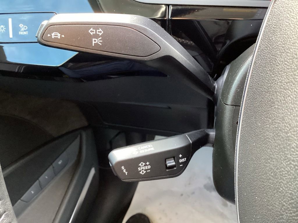 Used 2019 Audi e-tron Prestige w/ Prestige Package image 26