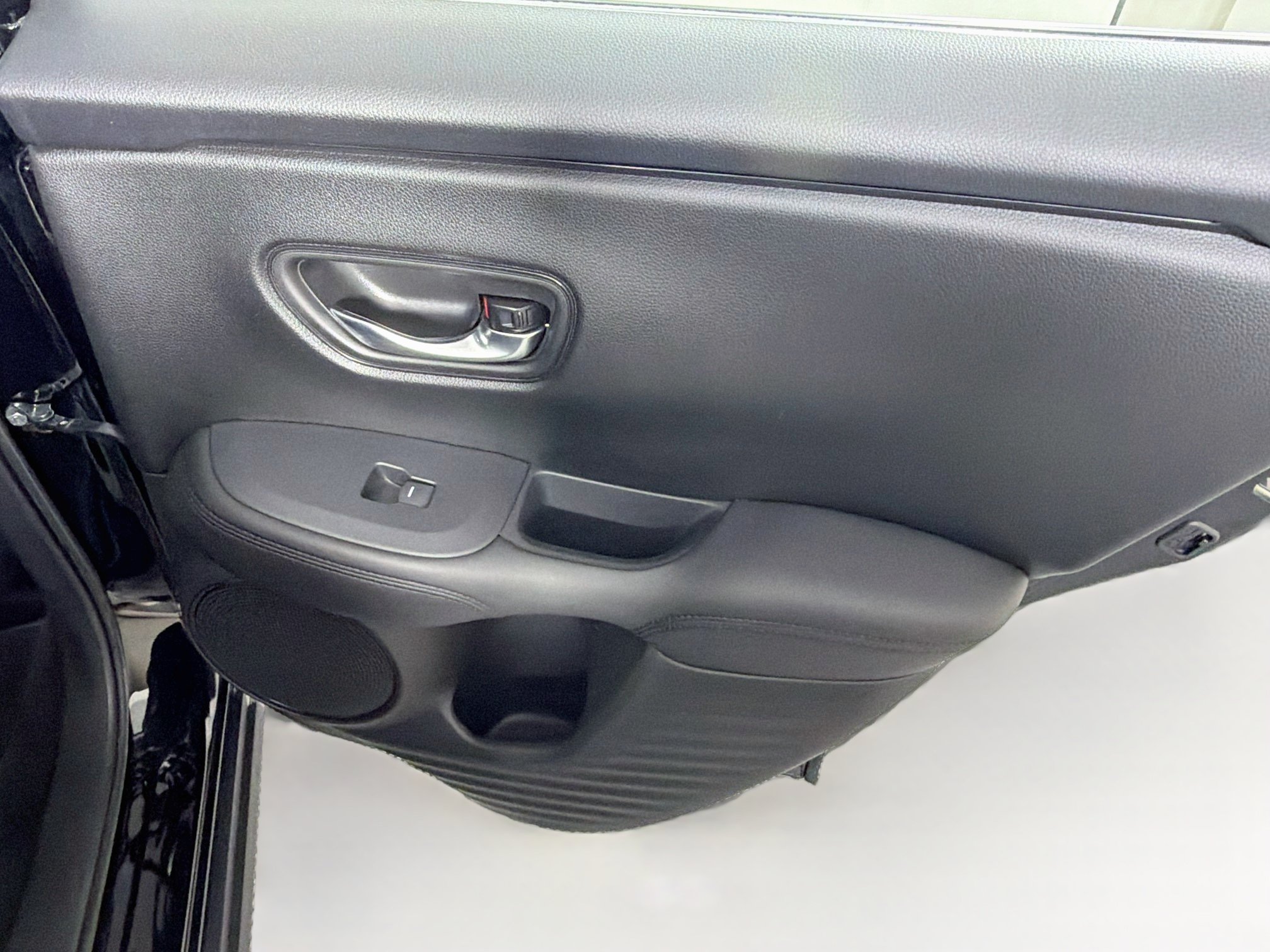 Used 2024 Honda HR-V LX image 27