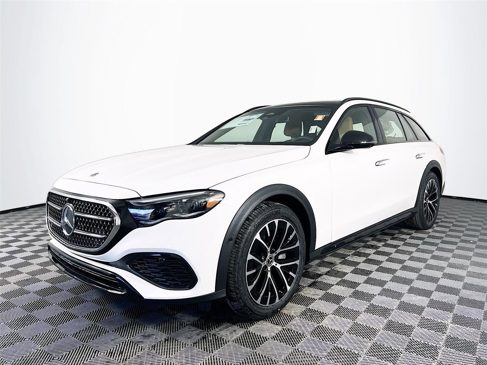 Used 2025 Mercedes-Benz E 450 4MATIC All-Terrain Wagon image 2