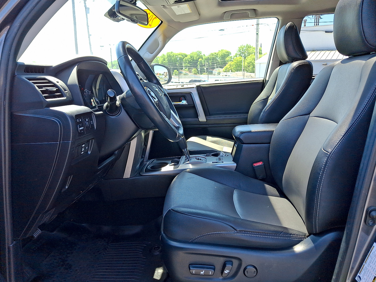Used 2022 Toyota 4Runner SR5 Premium w/ Moonroof Package RWD image 3