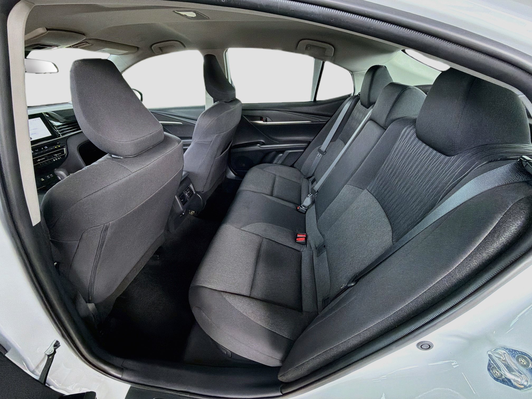 Used 2025 Toyota Camry LE FWD image 28