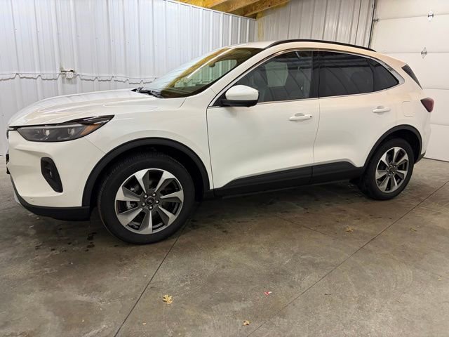 Used 2024 Ford Escape Platinum image 4