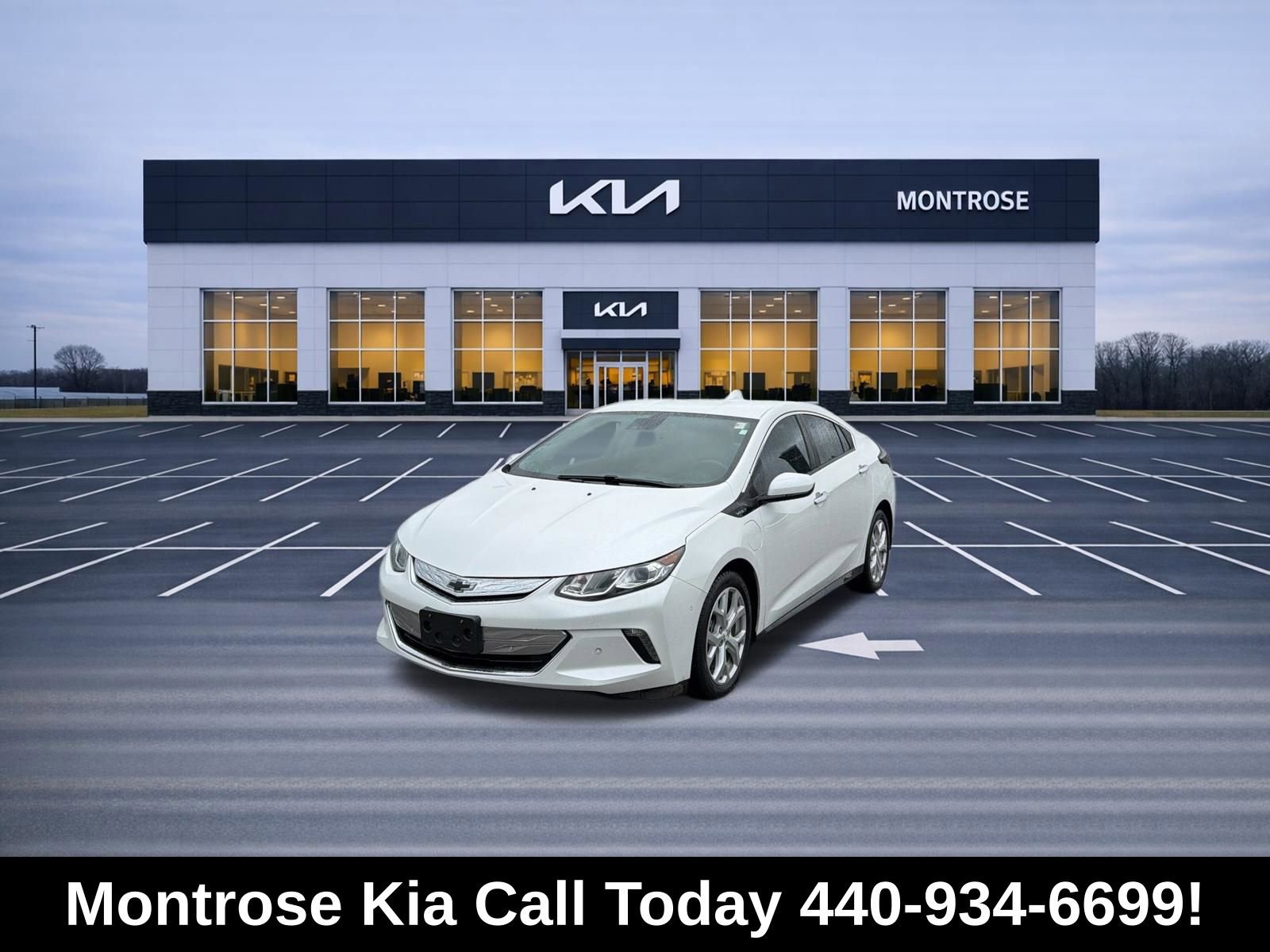 Used 2018 Chevrolet Volt Premier w/ Driver Confidence Package FWD image 1
