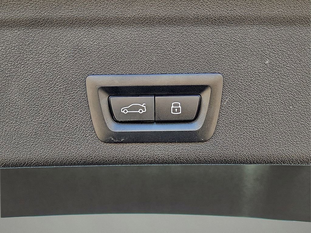 Used 2026 BMW X6 M60i image 13