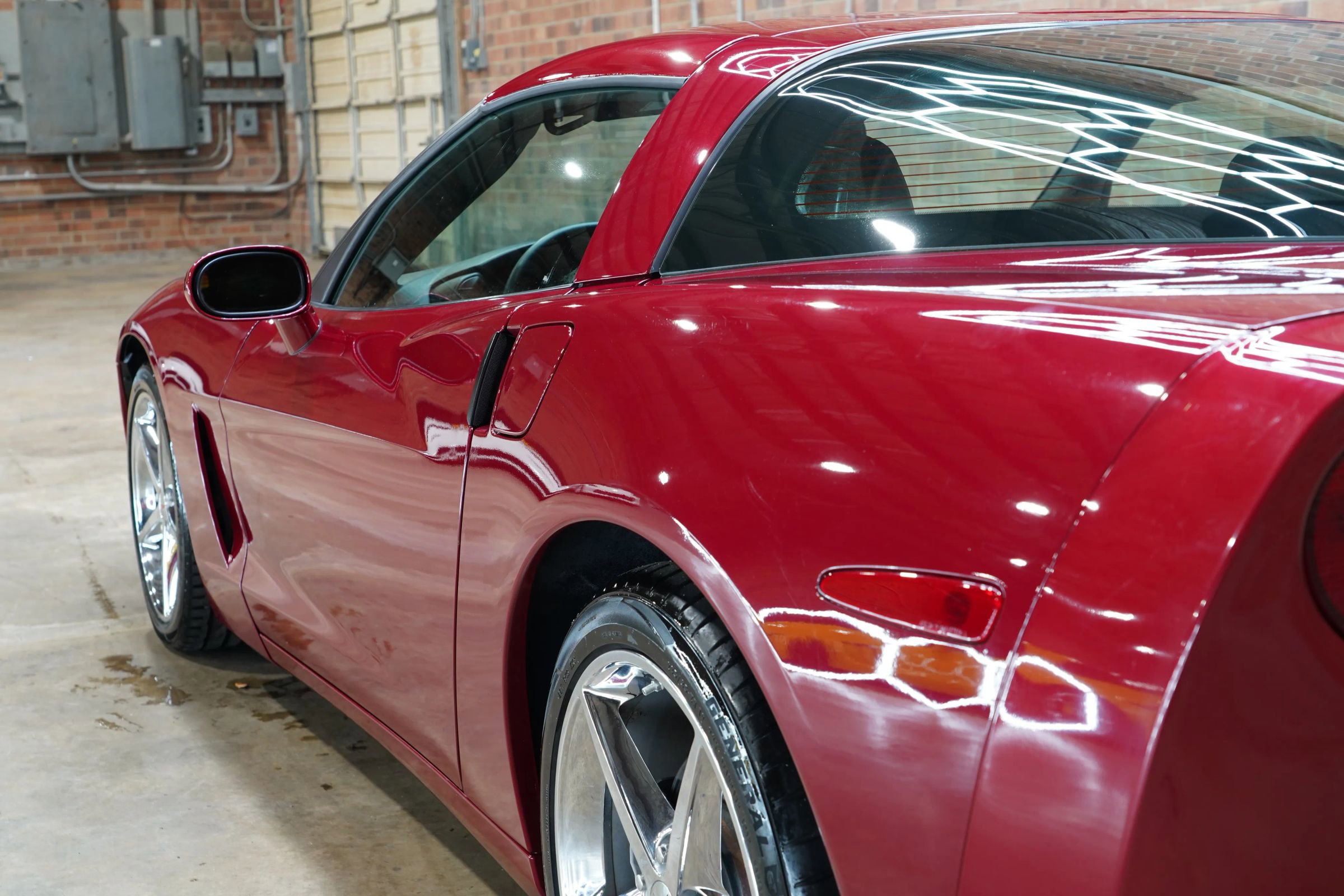 Used 2012 Chevrolet Corvette Coupe w/ Roof Package RWD image 20