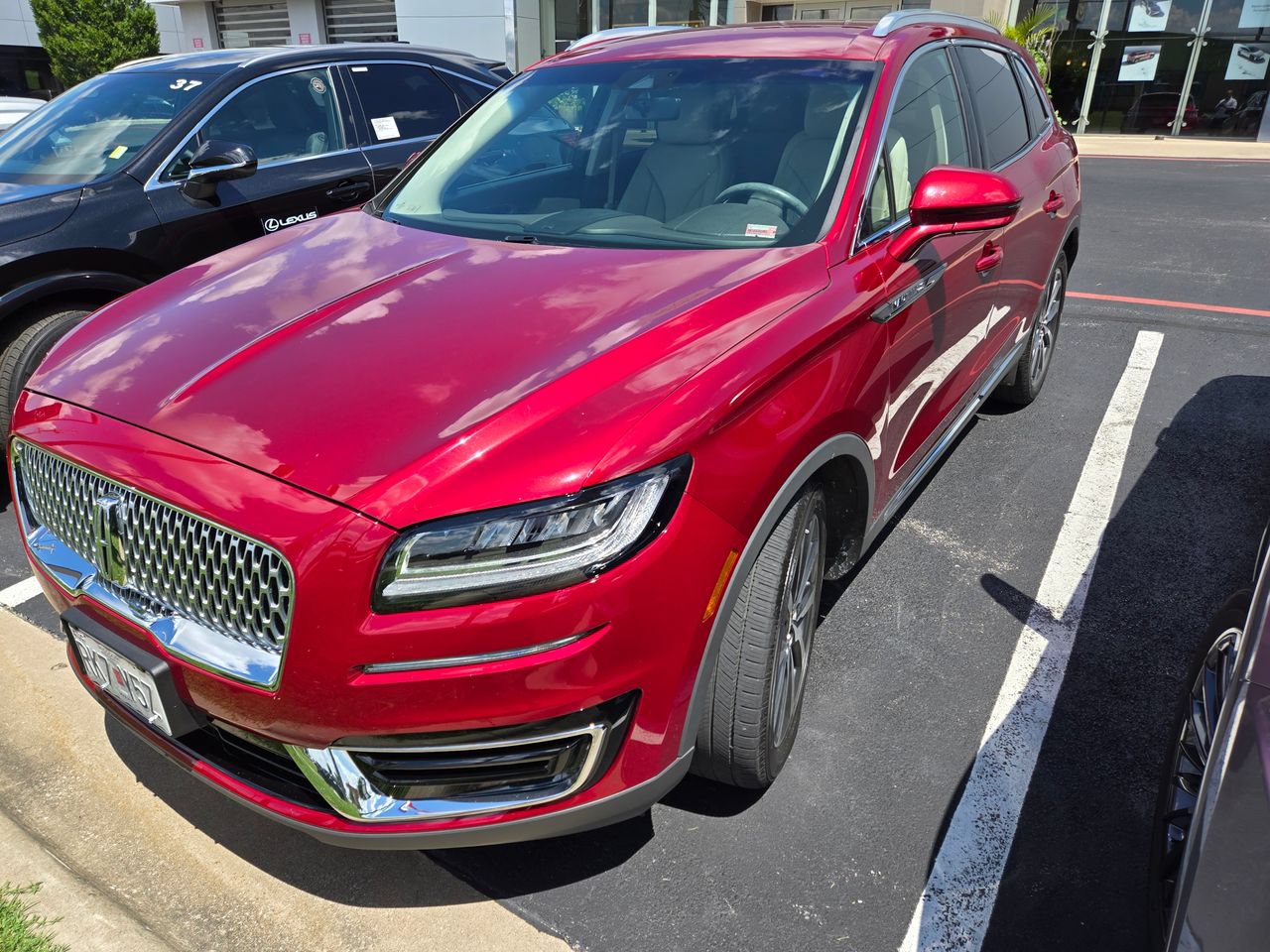 Used 2019 Lincoln Nautilus Select AWD/4WD image 3