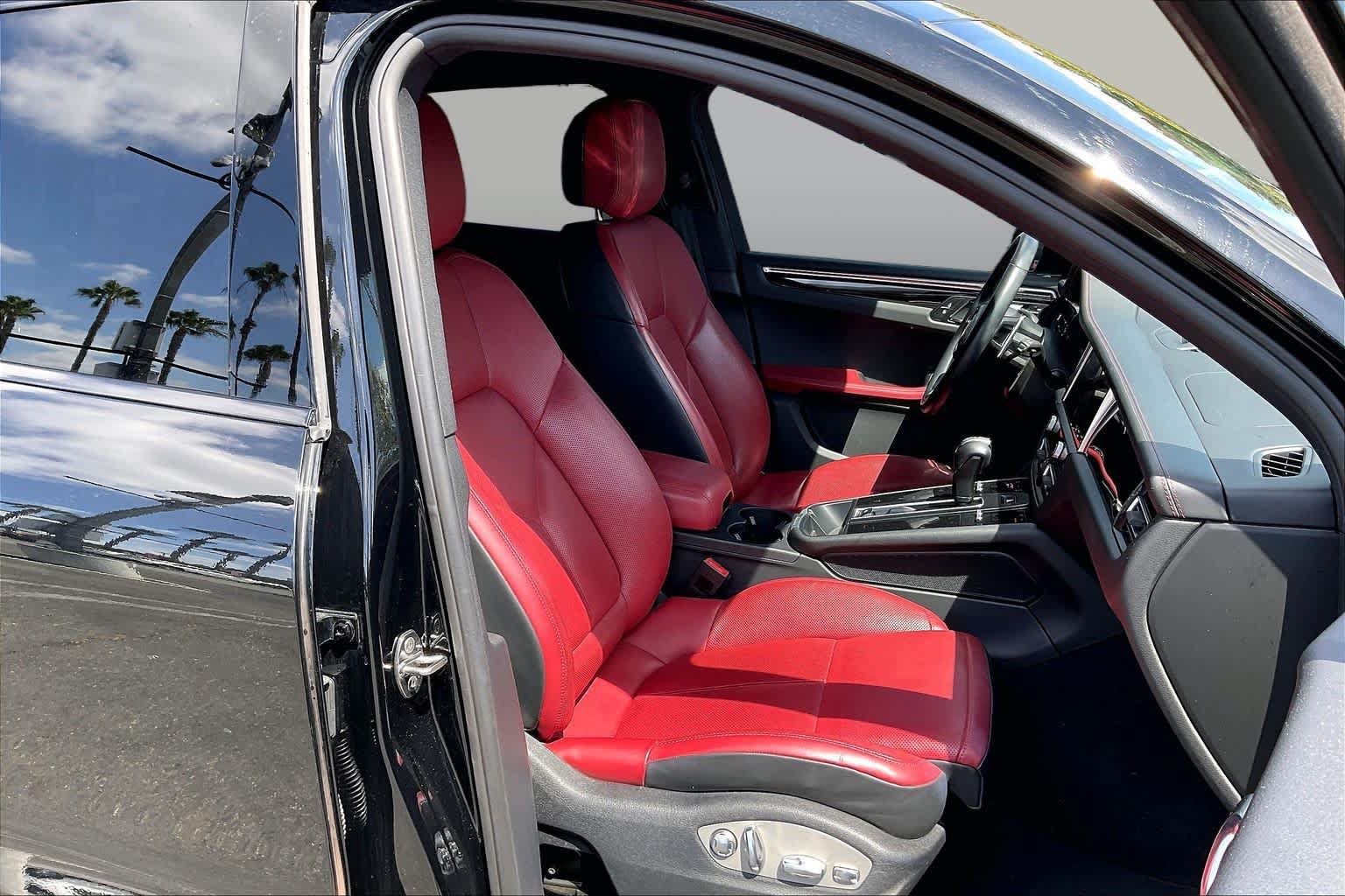 Used 2023 Porsche Macan S AWD/4WD image 8