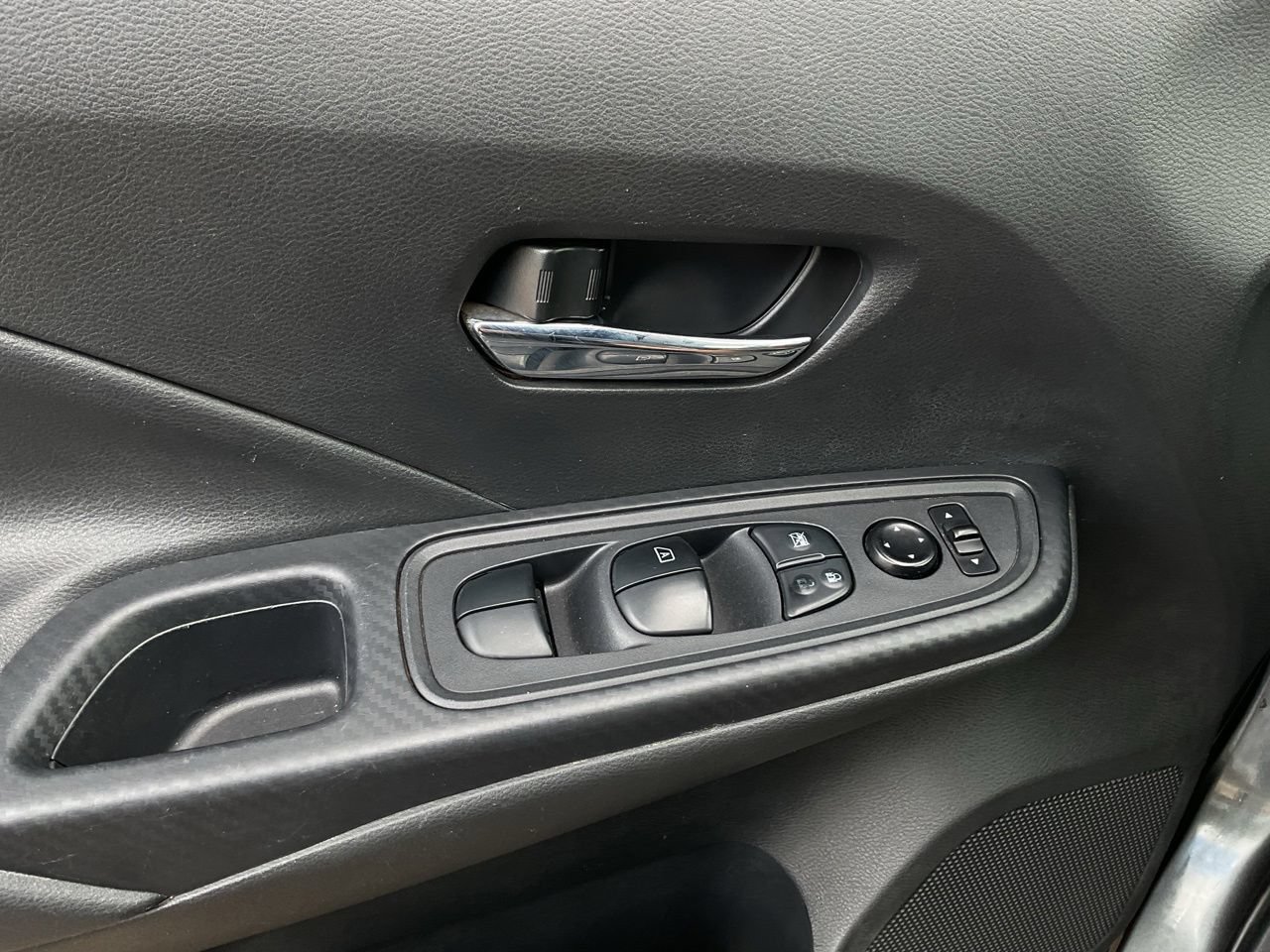 Used 2023 Nissan Versa SV FWD image 18