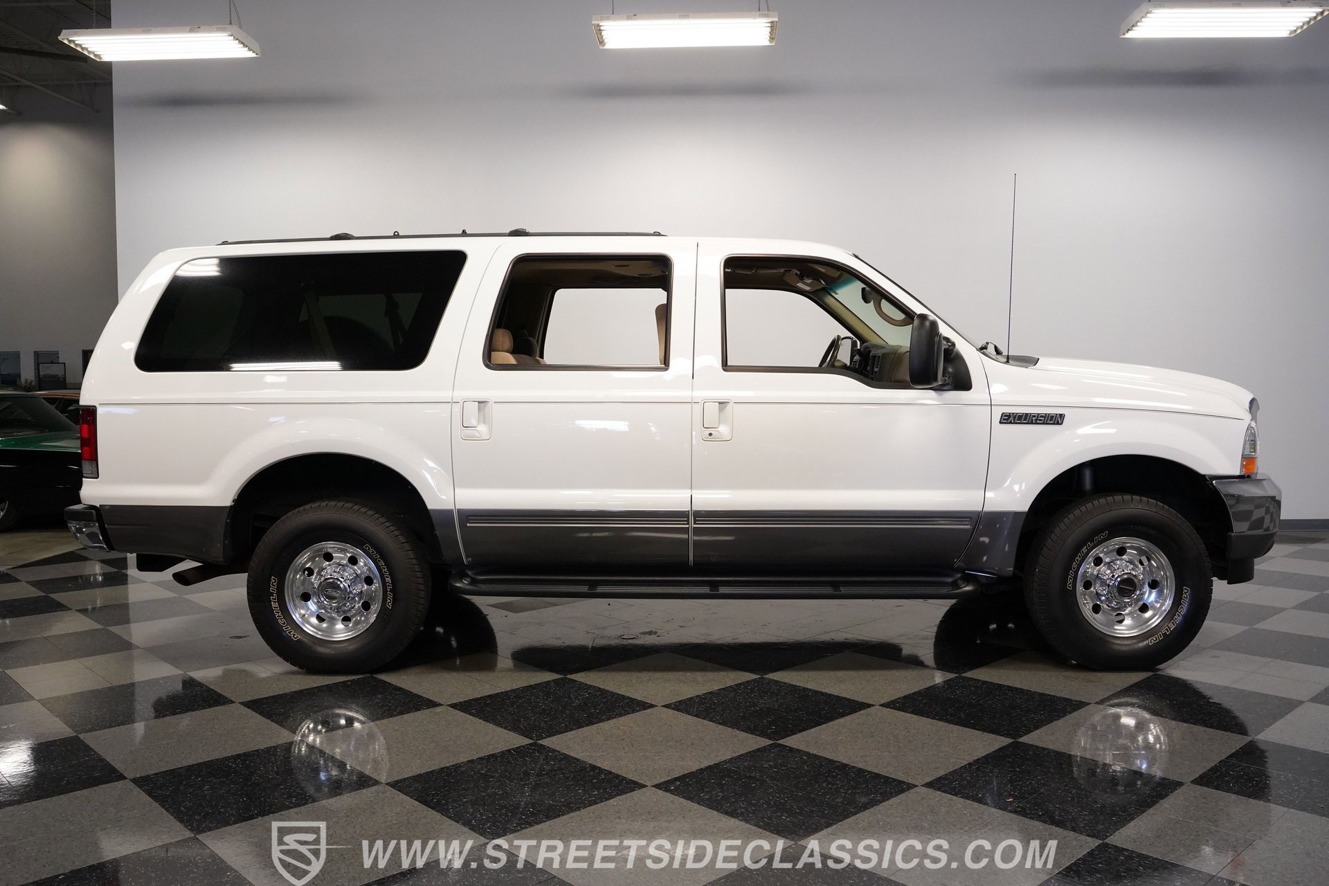 Used 2002 Ford Excursion XLT image 14