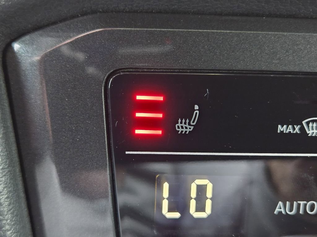 Used 2024 Volkswagen Tiguan SE R-Line image 27