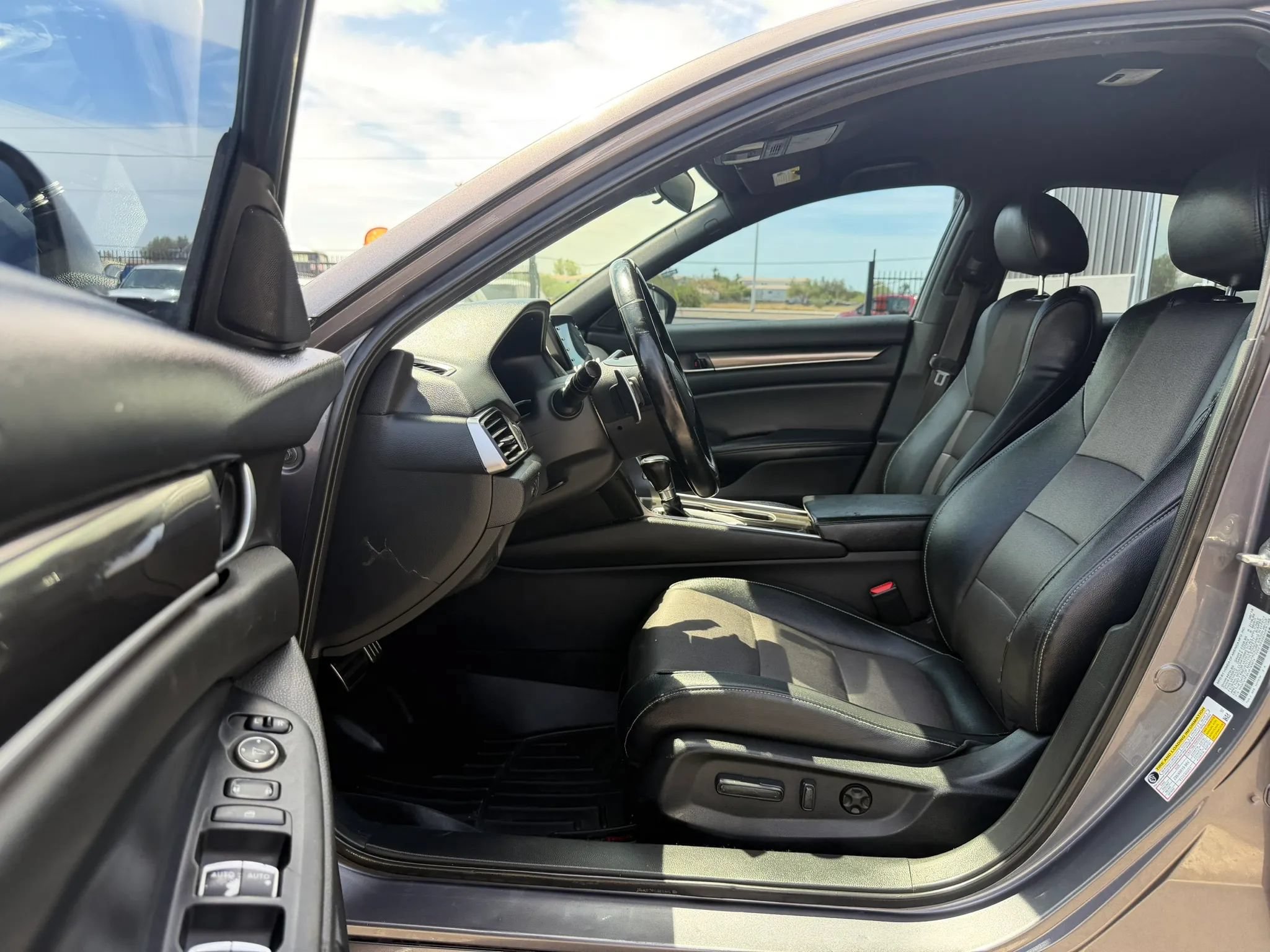 Used 2018 Honda Accord Sport image 18