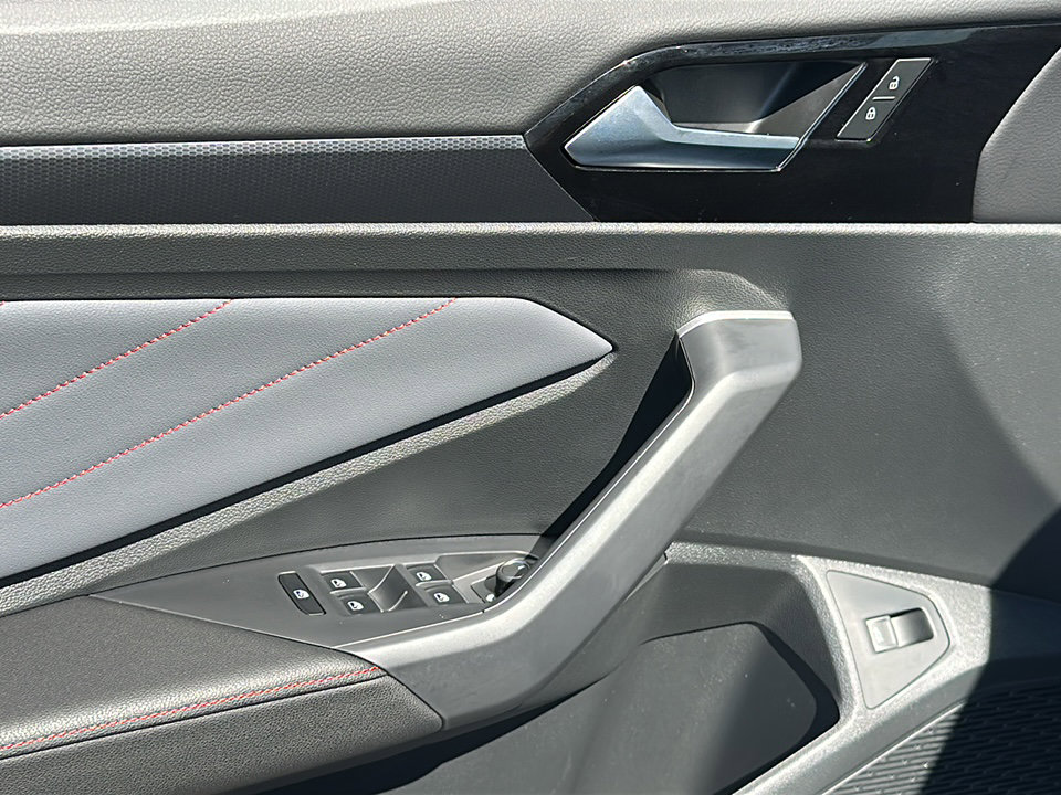 Used 2025 Volkswagen Jetta GLI Autobahn image 16