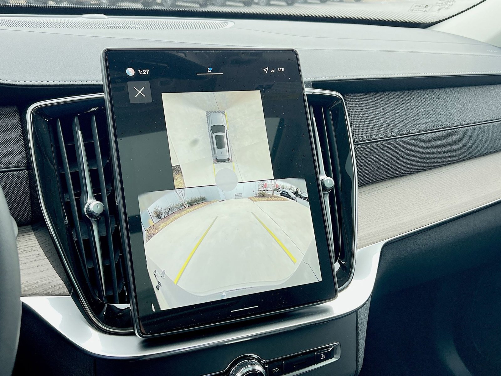 New 2026 Volvo XC90 B6 Plus w/ Protection Package Premier image 19