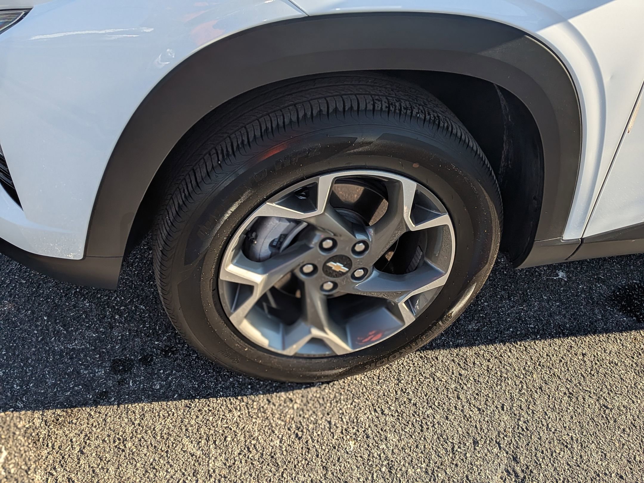 Certified 2025 Chevrolet Trax LT w/ LT Convenience Package image 12