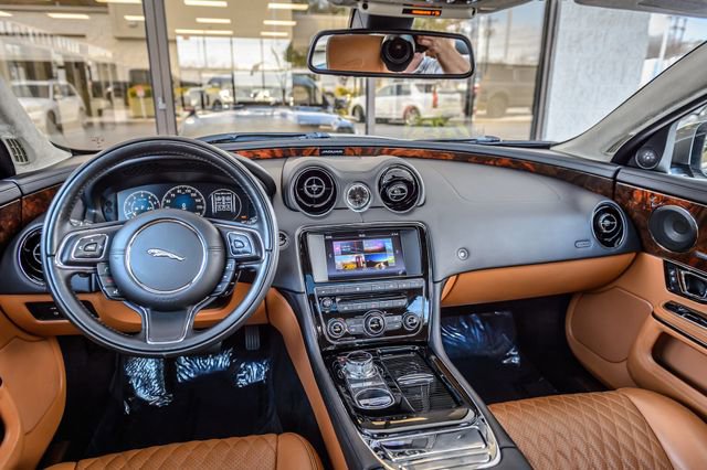 Used 2017 Jaguar XJ L Portfolio image 27