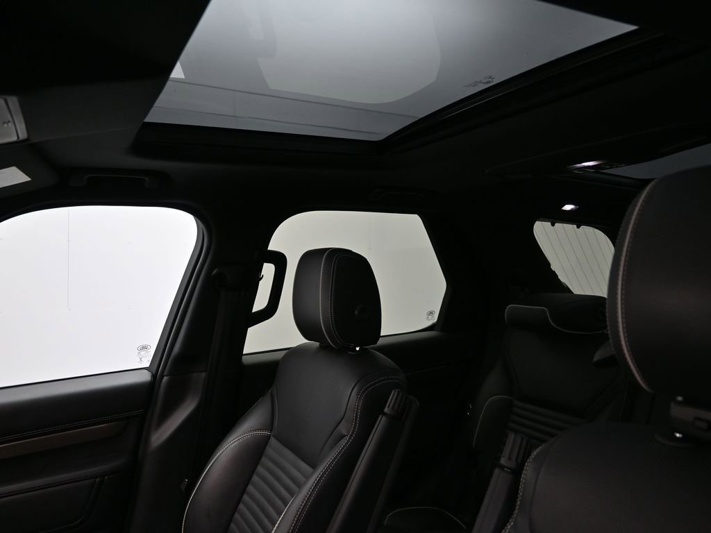 Used 2018 Land Rover Discovery HSE image 22