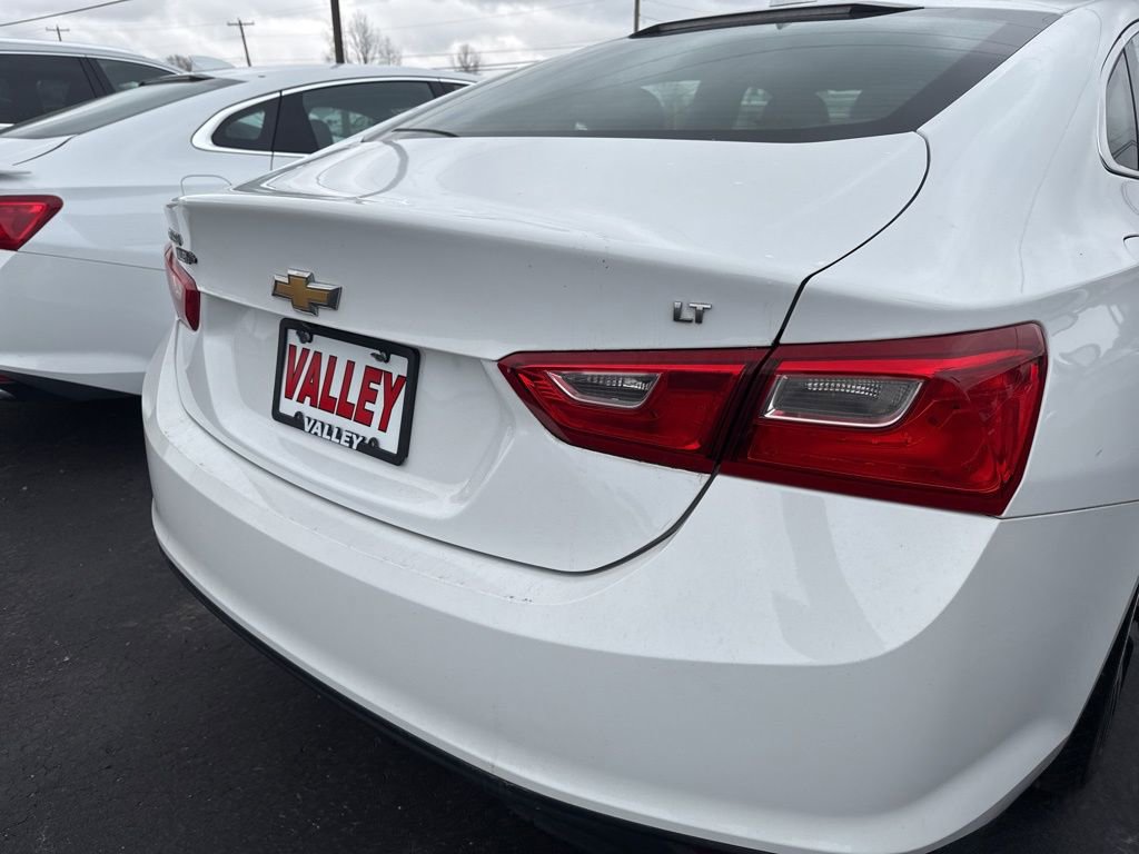 Used 2017 Chevrolet Malibu LT image 39