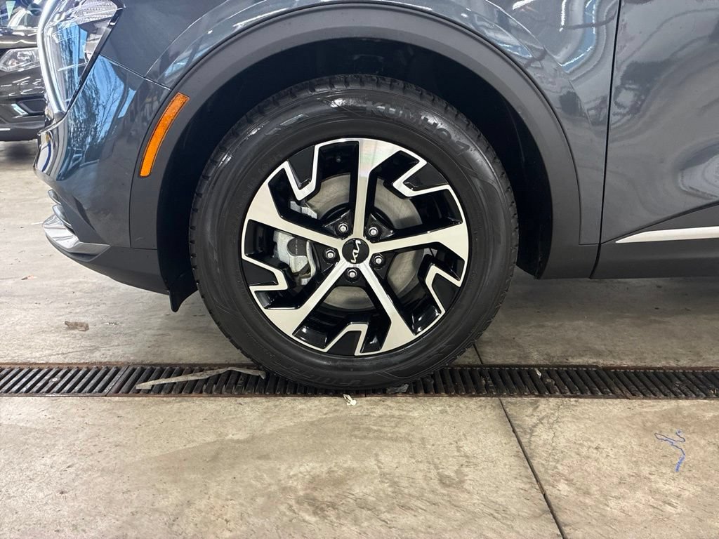 Certified 2023 Kia Sportage EX FWD image 17
