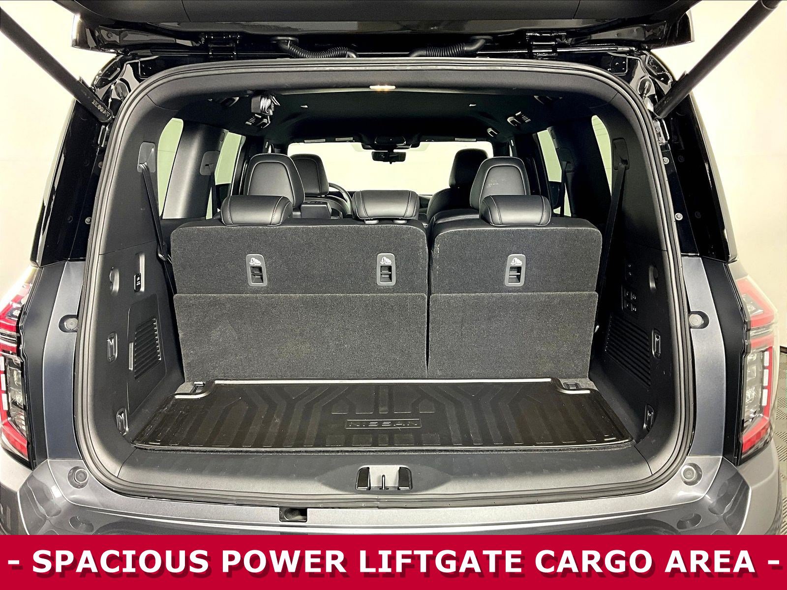 Certified 2025 Nissan Armada PRO-4X AWD/4WD image 36