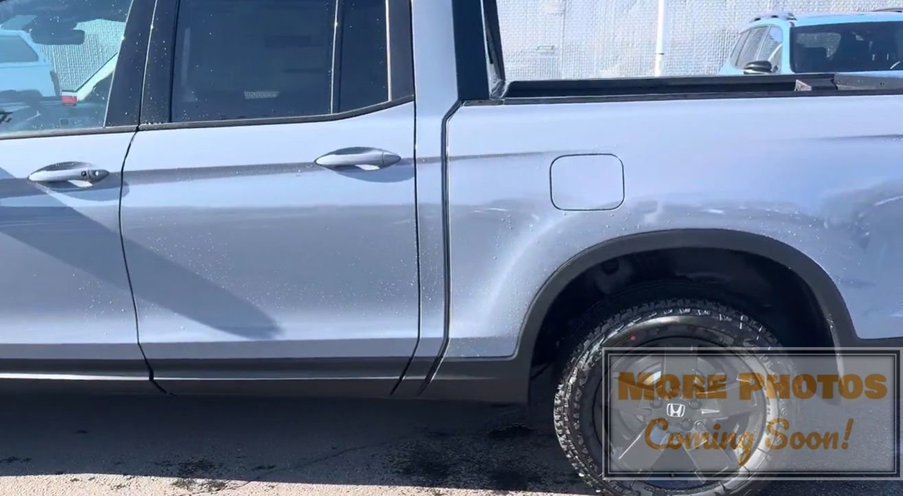 Used 2025 Honda Ridgeline Black Edition image 8
