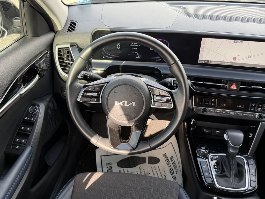 Certified 2025 Kia Seltos S AWD/4WD image 14