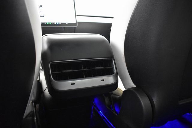 Used 2021 Tesla Model Y Long Range image 33