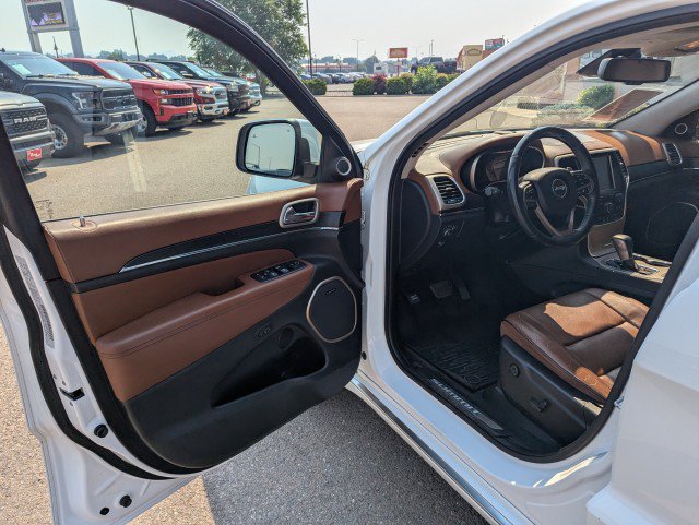 Used 2016 Jeep Grand Cherokee Summit w/ Platinum Series Group AWD/4WD image 8