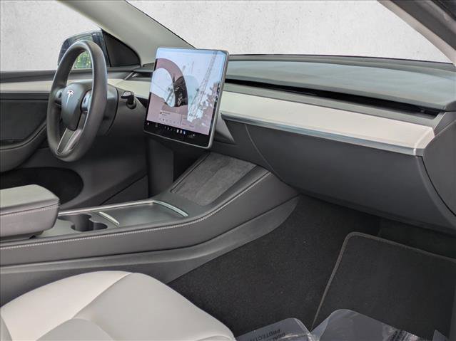 Used 2024 Tesla Model Y Long Range AWD/4WD image 28