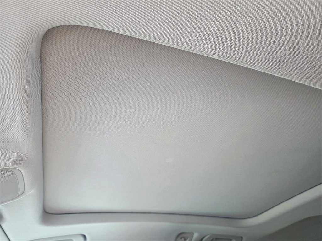 Used 2022 Audi Q8 Premium image 19