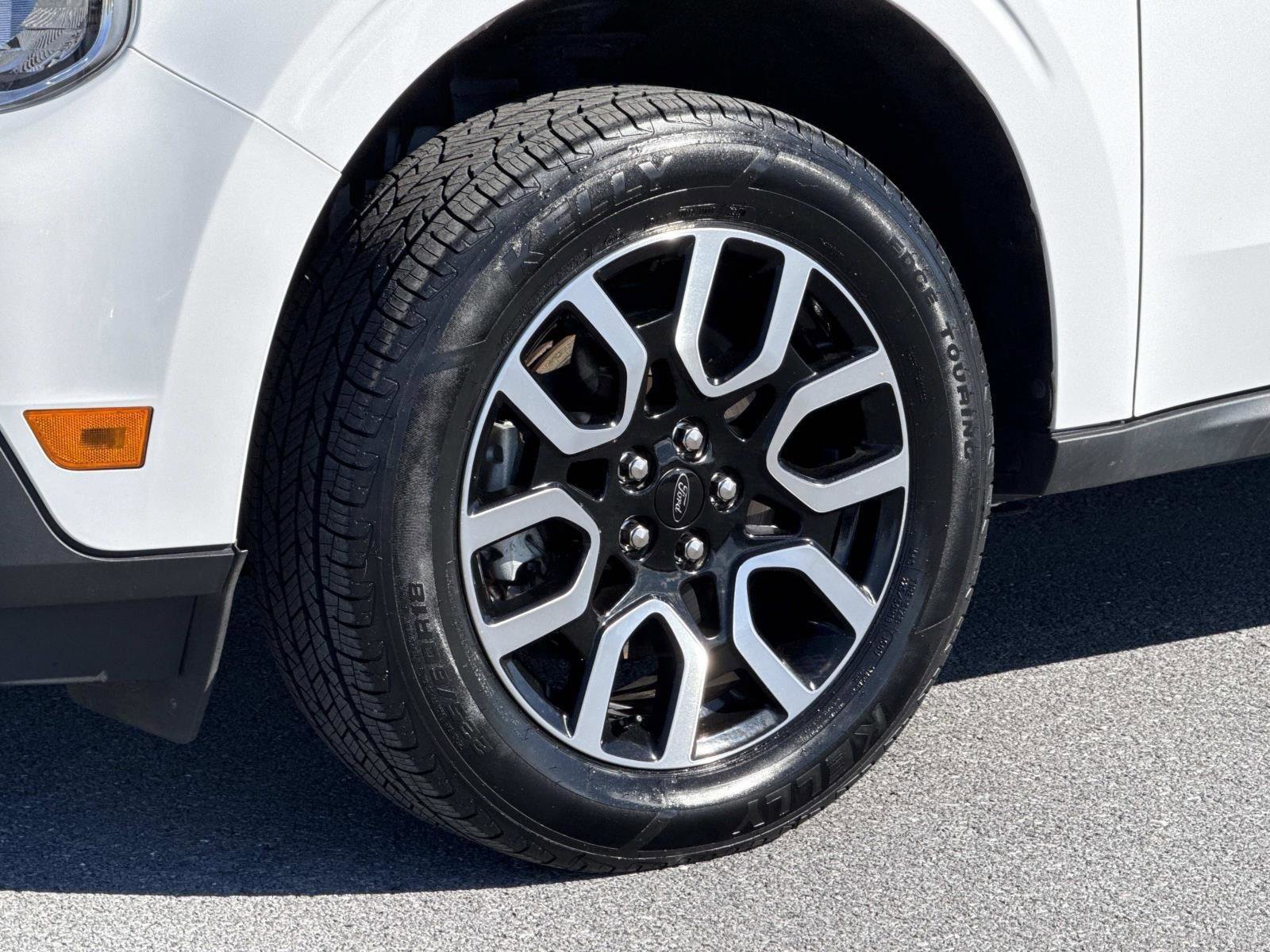 Used 2022 Ford Maverick Lariat image 30