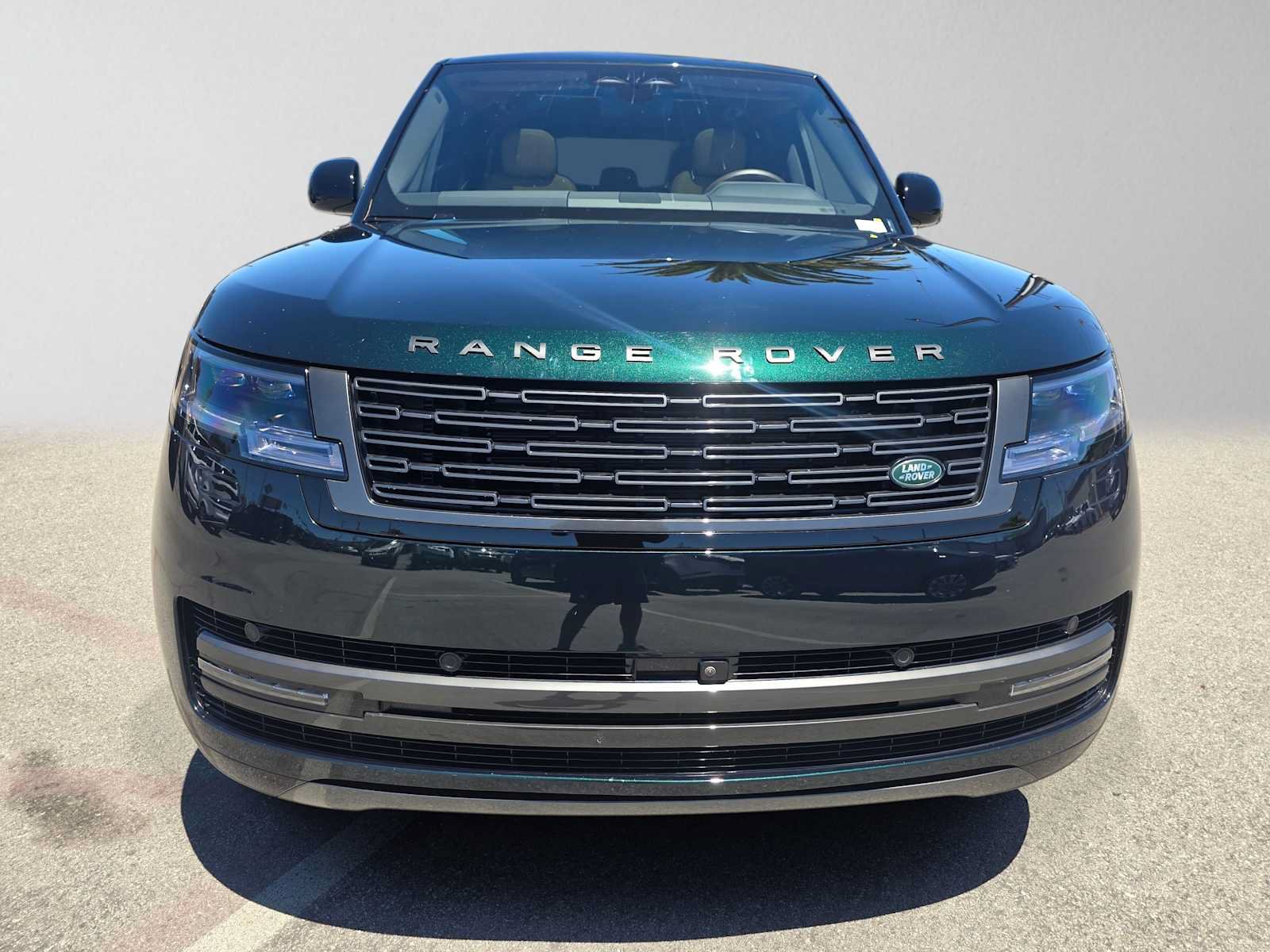 Used 2025 Land Rover Range Rover SE AWD/4WD image 8