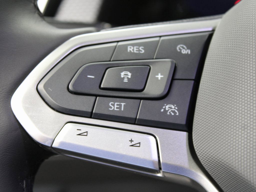 Used 2024 Volkswagen Atlas Cross Sport SEL Premium R-Line image 53