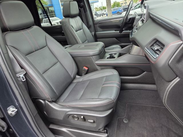 Used 2022 Chevrolet Tahoe RST w/ Luxury Package AWD/4WD image 19