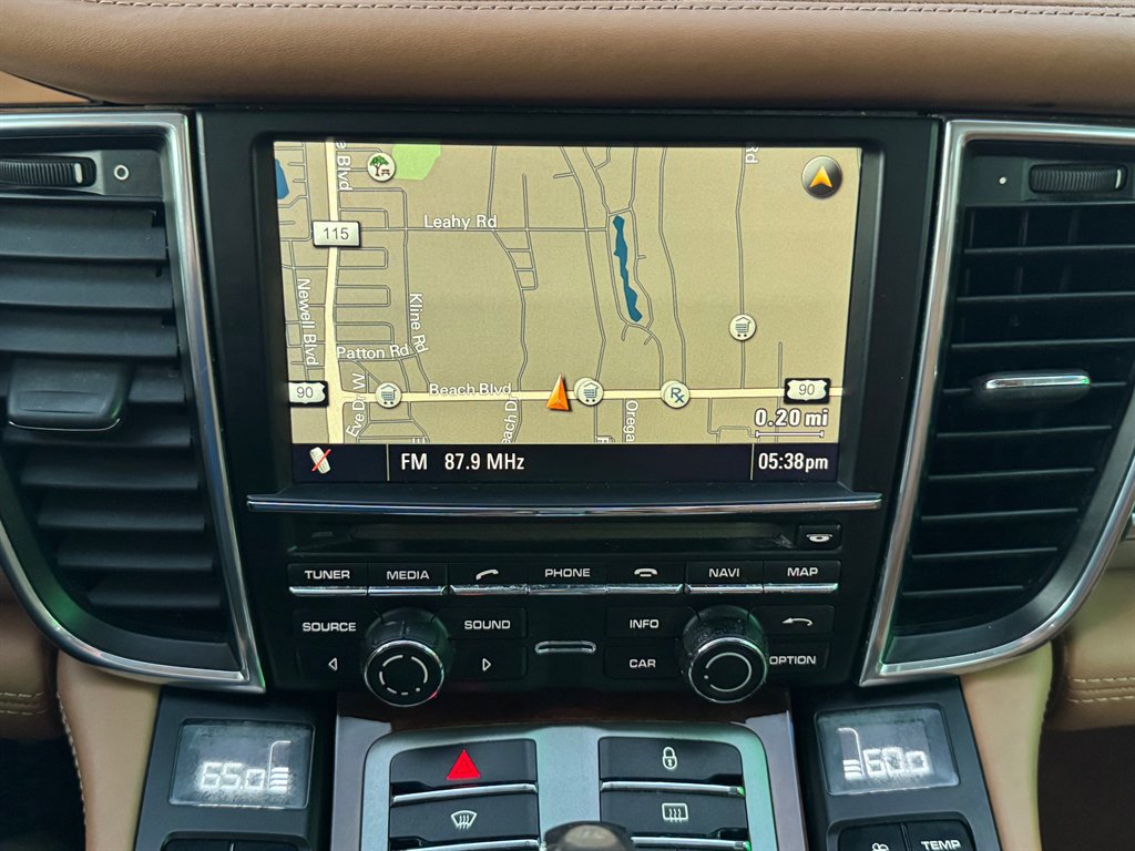 Used 2012 Porsche Panamera 4 AWD/4WD image 13