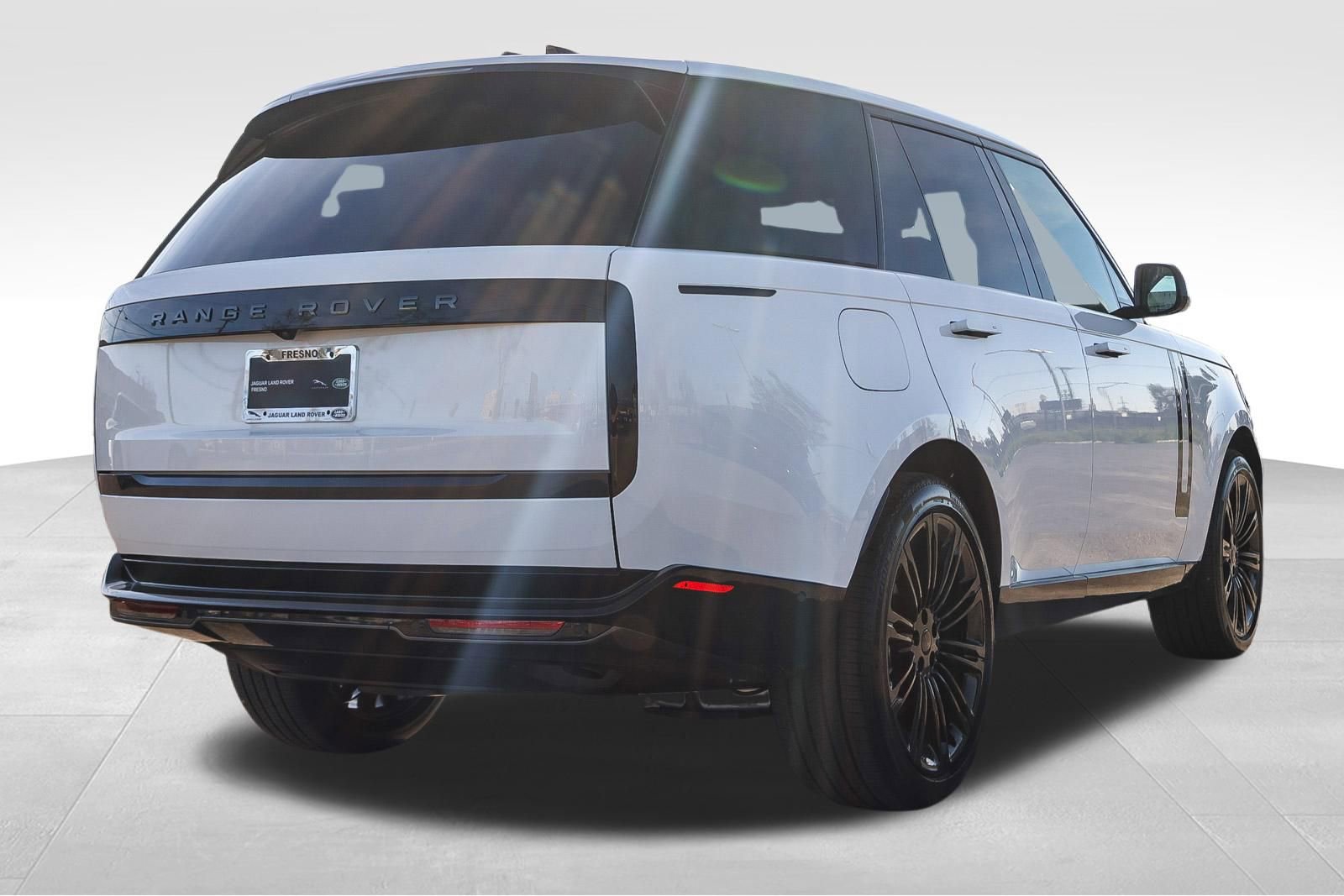 New 2026 Land Rover Range Rover SE image 5